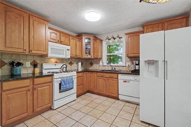 996 Miles Court, Powder Springs, GA 30127