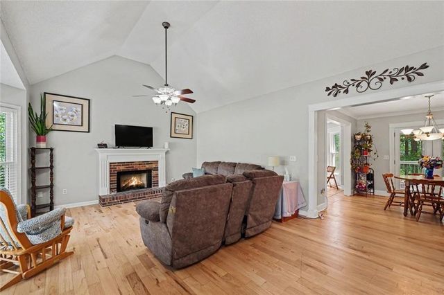 996 Miles Court, Powder Springs, GA 30127
