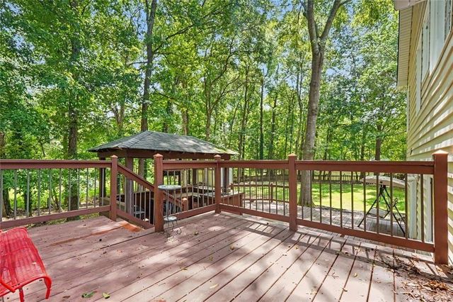 996 Miles Court, Powder Springs, GA 30127