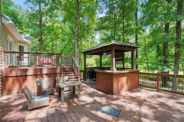 996 Miles Court, Powder Springs, GA 30127