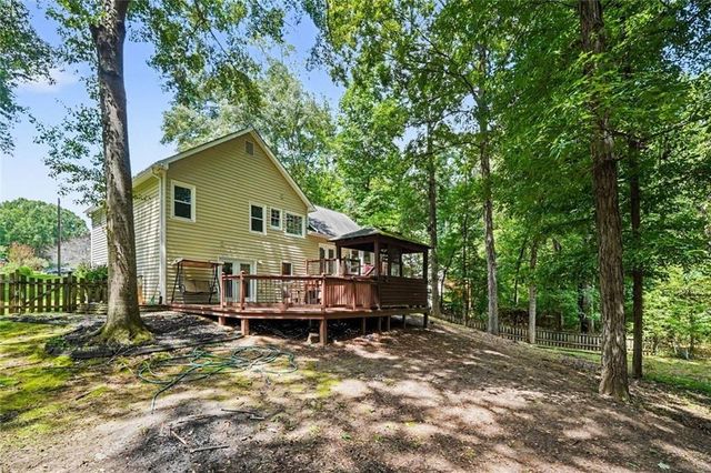 996 Miles Court, Powder Springs, GA 30127