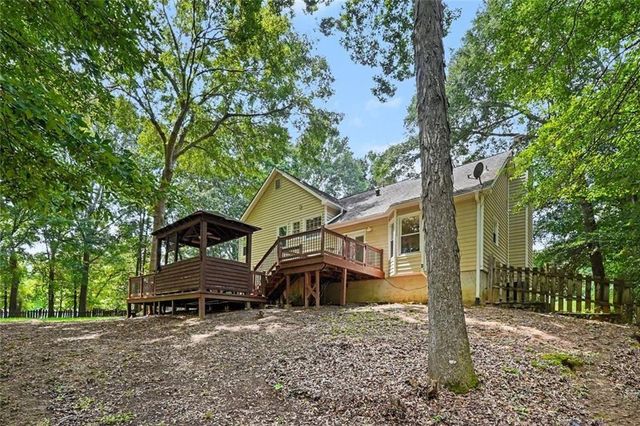 996 Miles Court, Powder Springs, GA 30127