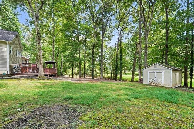 996 Miles Court, Powder Springs, GA 30127