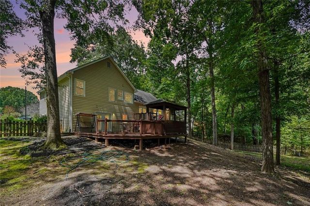 996 Miles Court, Powder Springs, GA 30127