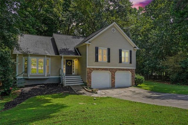 996 Miles Court, Powder Springs, GA 30127