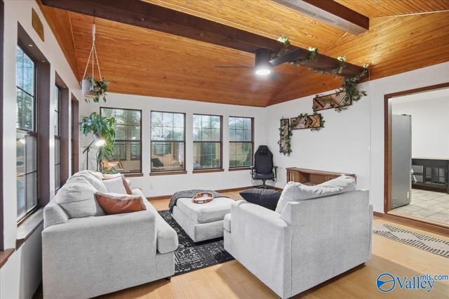 1450 Marks Drive NW, Hartselle, AL 35640