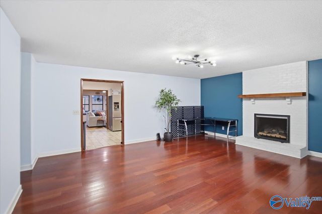 1450 Marks Drive NW, Hartselle, AL 35640