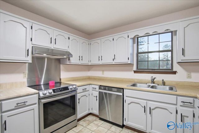 1450 Marks Drive NW, Hartselle, AL 35640