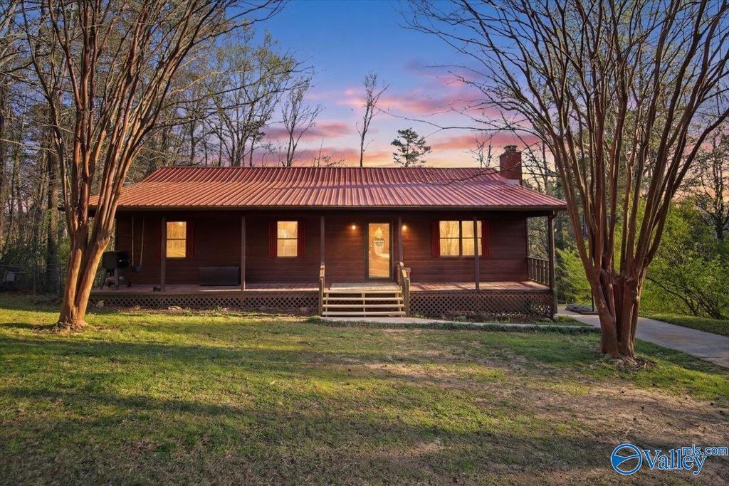 1450 Marks Drive NW, Hartselle, AL 35640