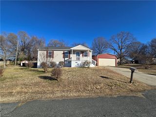 905 Hunt Street, Burlington, NC 27217