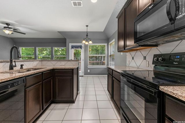369 DERBY DR, Boerne, TX 78006