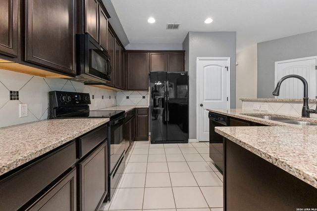 369 DERBY DR, Boerne, TX 78006