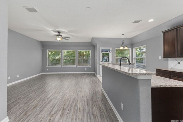 369 DERBY DR, Boerne, TX 78006