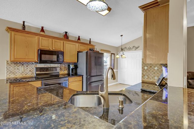 1695 NORTHGLEN Circle, Middleburg, FL 32068