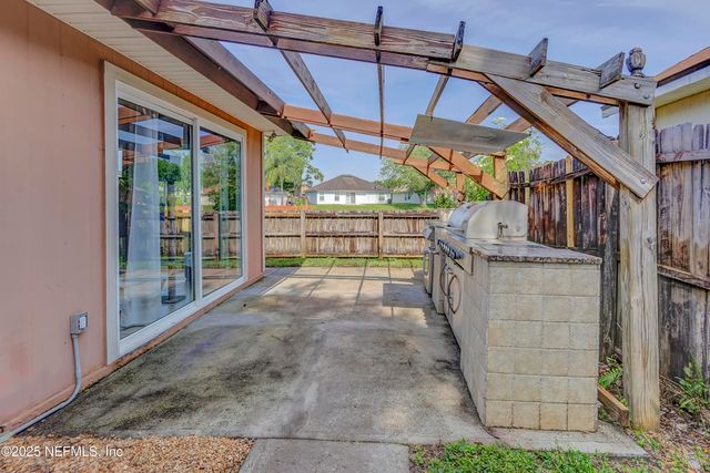1695 NORTHGLEN Circle, Middleburg, FL 32068