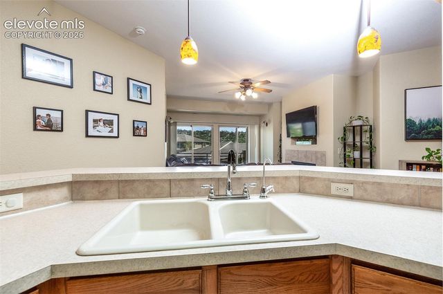 2085 Montura View 102, Colorado Springs, CO 80919