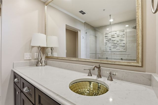 411 W 7th Street 1005, Fort Worth, TX 76102