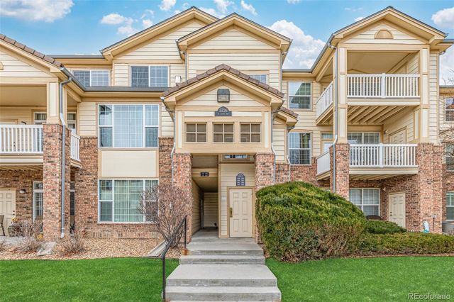 5726 N Genoa Way 301, Aurora, CO 80019