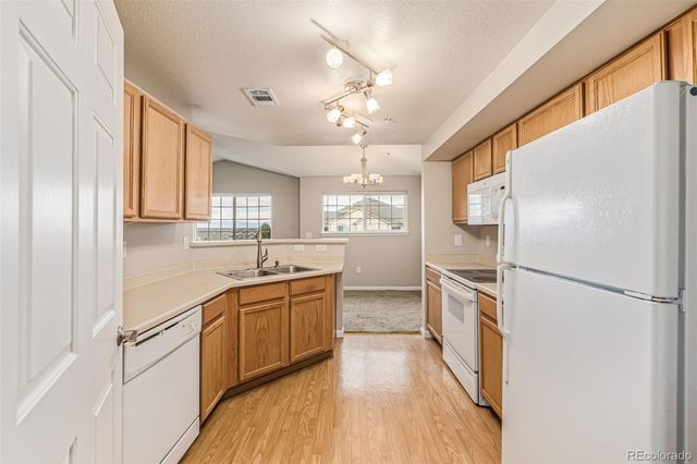 5726 N Genoa Way 301, Aurora, CO 80019