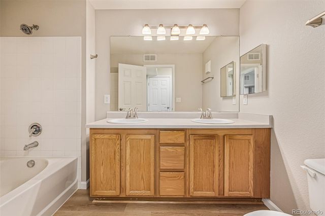 5726 N Genoa Way 301, Aurora, CO 80019