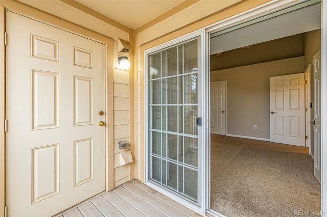 5726 N Genoa Way 301, Aurora, CO 80019