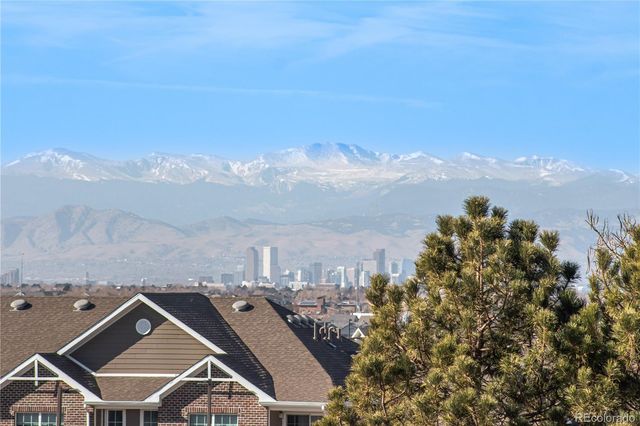 5726 N Genoa Way 301, Aurora, CO 80019