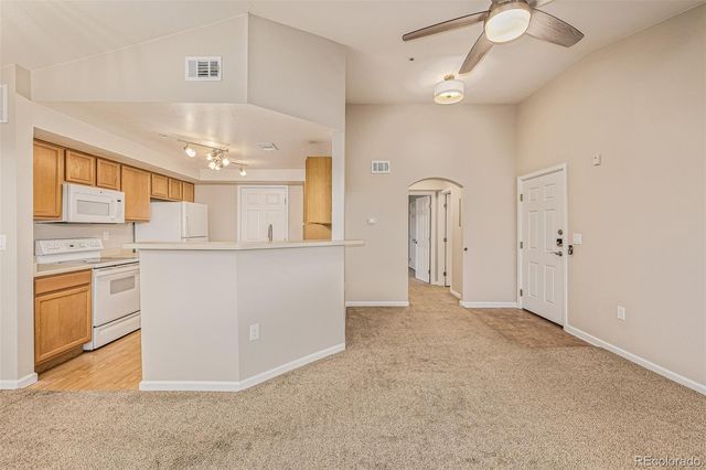 5726 N Genoa Way 301, Aurora, CO 80019