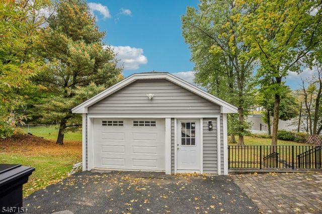 19 Montclair Ave, Verona Twp., NJ 07044