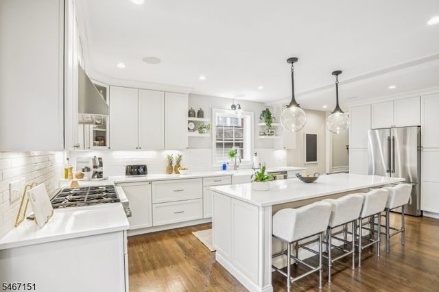 19 Montclair Ave, Verona Twp., NJ 07044