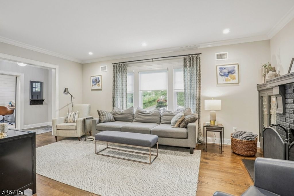 19 Montclair Ave, Verona Twp., NJ 07044 — photo 3