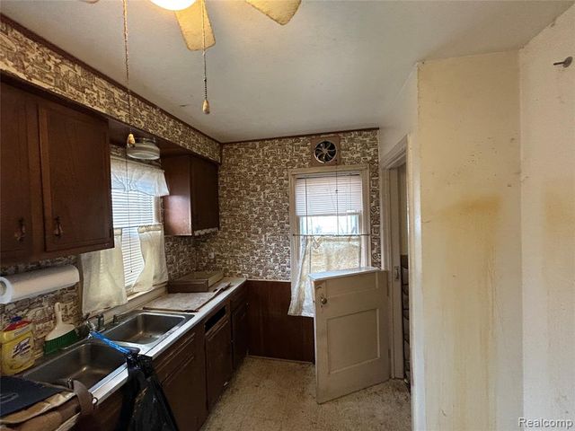 12219 Stout Street, Detroit, MI 48228