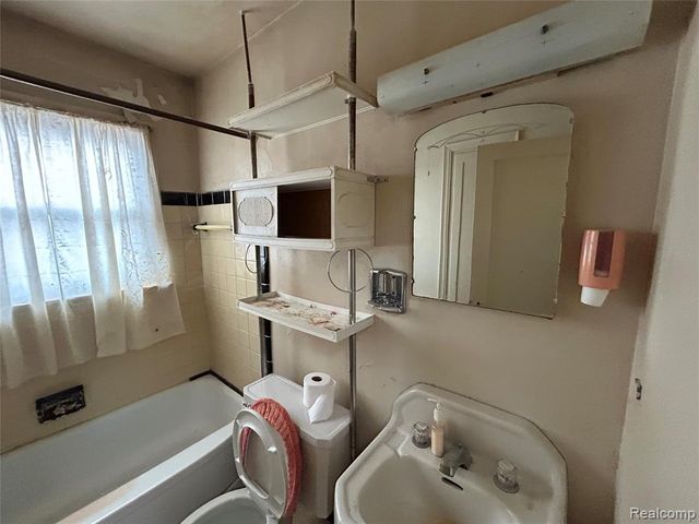 12219 Stout Street, Detroit, MI 48228