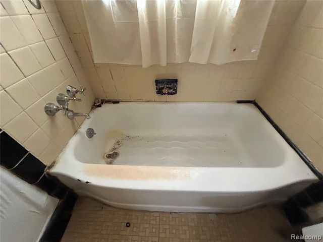 12219 Stout Street, Detroit, MI 48228