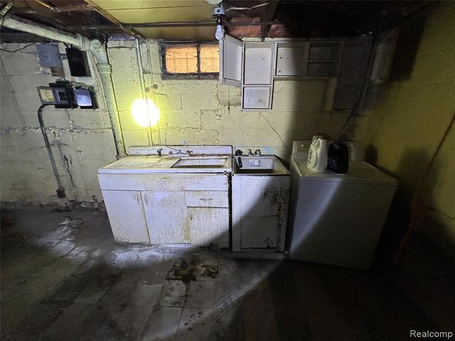 12219 Stout Street, Detroit, MI 48228