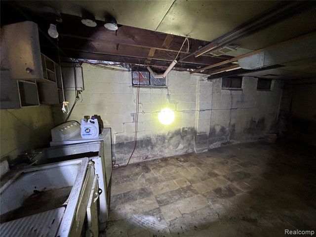 12219 Stout Street, Detroit, MI 48228