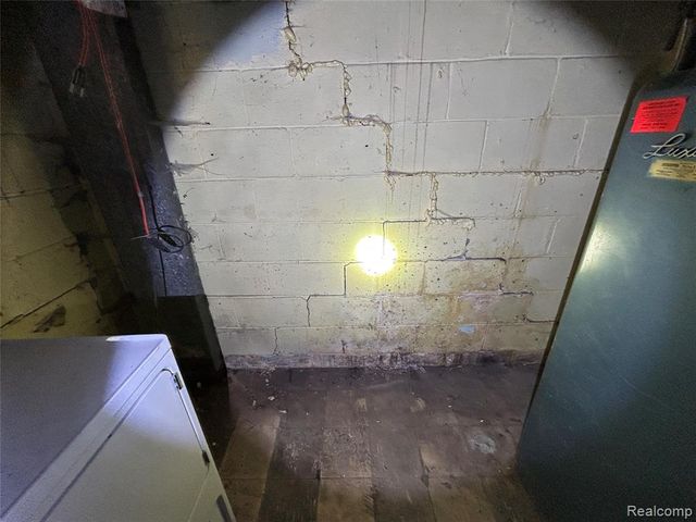 12219 Stout Street, Detroit, MI 48228