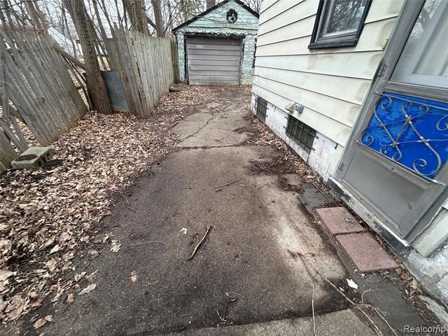 12219 Stout Street, Detroit, MI 48228