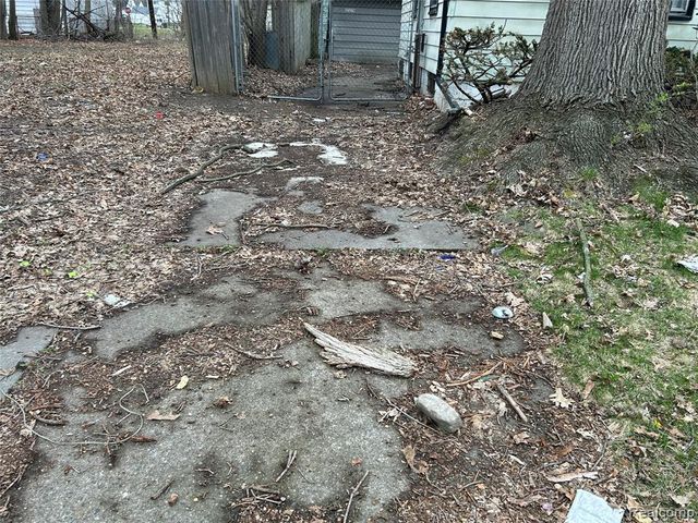 12219 Stout Street, Detroit, MI 48228