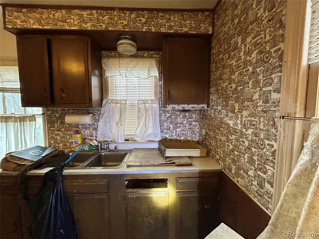 12219 Stout Street, Detroit, MI 48228