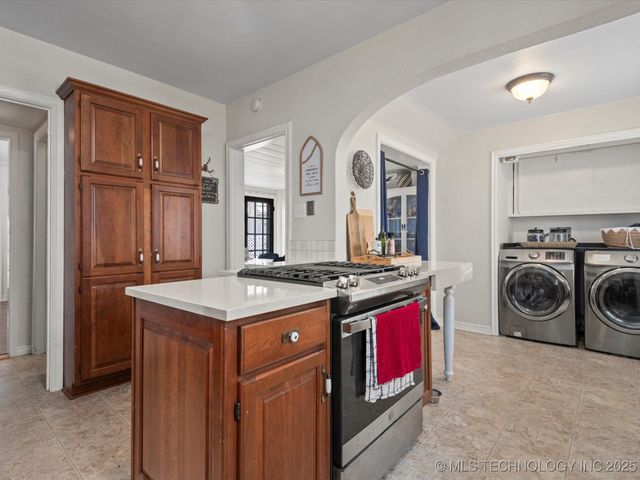 1629 Dewey Avenue, Bartlesville, OK 74003