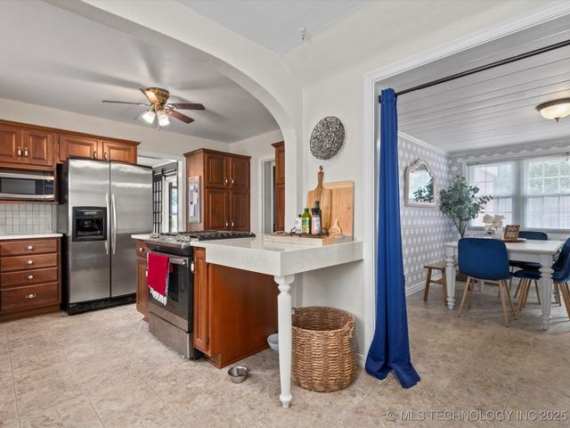 1629 Dewey Avenue, Bartlesville, OK 74003