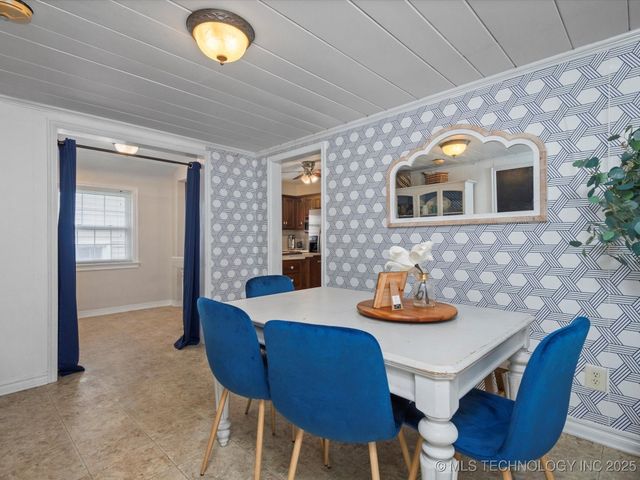 1629 Dewey Avenue, Bartlesville, OK 74003