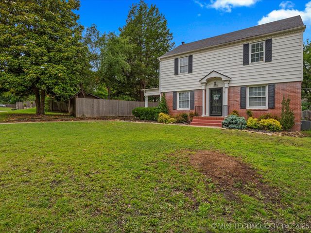 1629 Dewey Avenue, Bartlesville, OK 74003