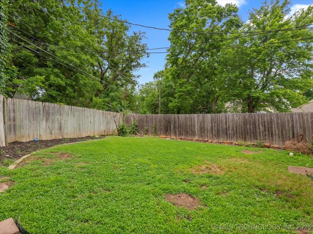 1629 Dewey Avenue, Bartlesville, OK 74003