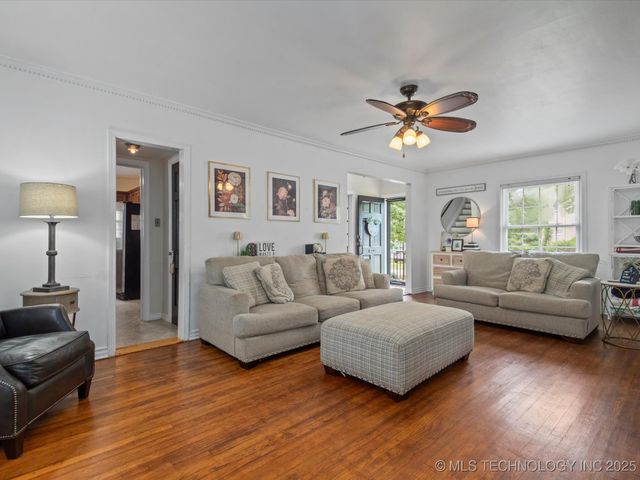 1629 Dewey Avenue, Bartlesville, OK 74003