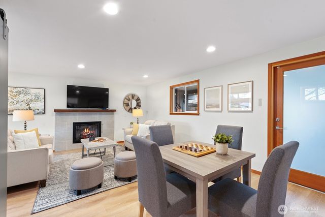 4902 NE 7th Place, Renton, WA 98059