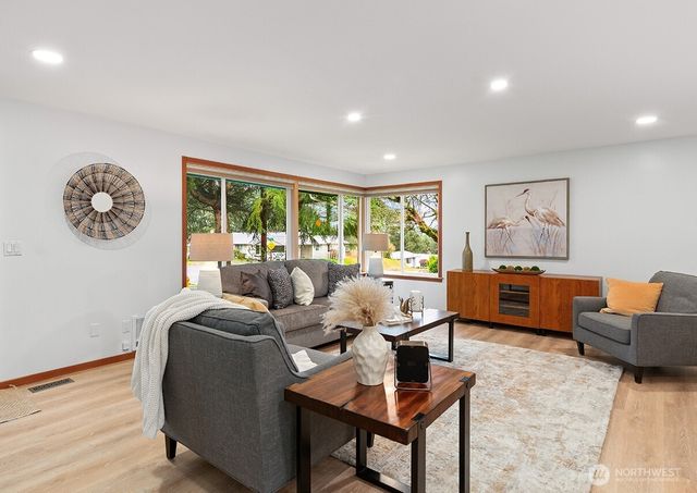 4902 NE 7th Place, Renton, WA 98059