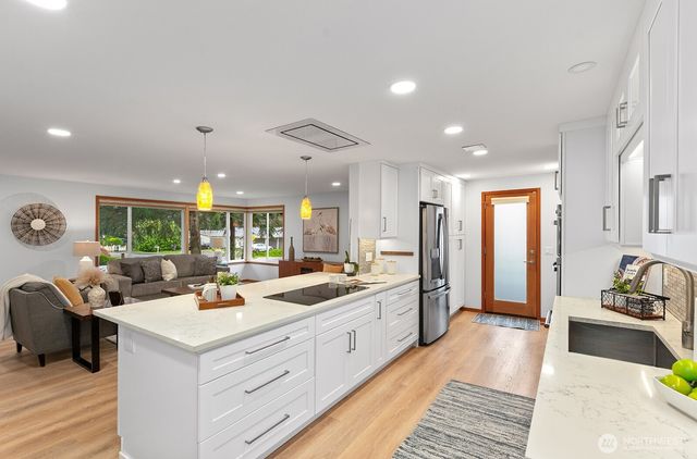 4902 NE 7th Place, Renton, WA 98059