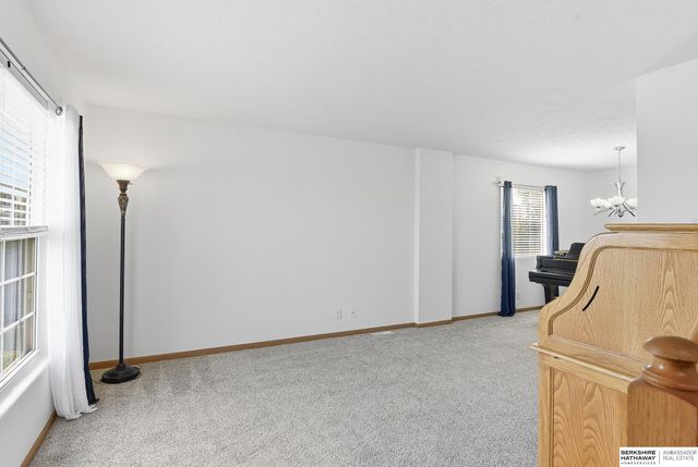 20059 Hopper Street, Omaha, NE 68022
