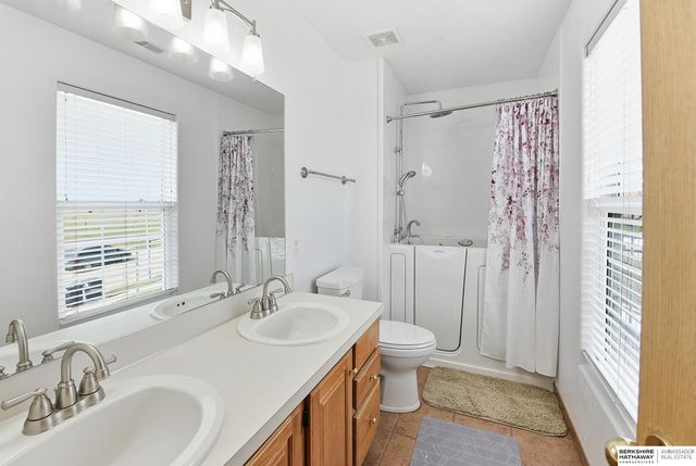 20059 Hopper Street, Omaha, NE 68022